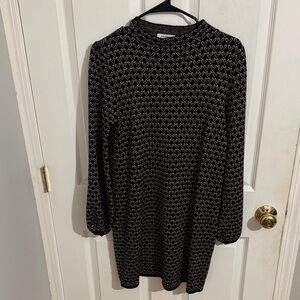 Elegant Black and Gray Patterned Dress